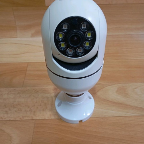 Bulb security WiFi camera used, in good working condition