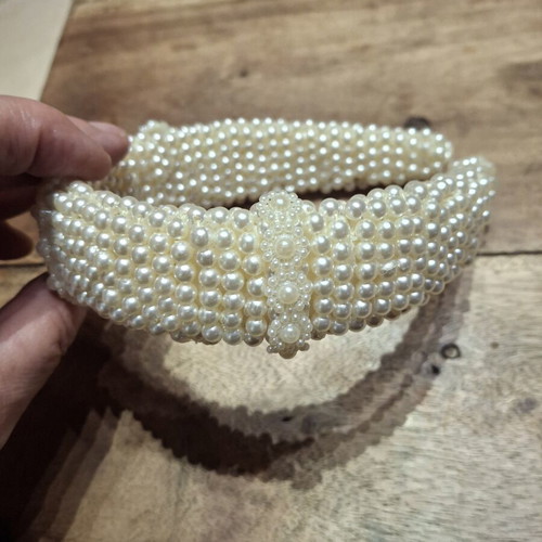 Chunky Pearl Headband like new, elegant wedding accessory
