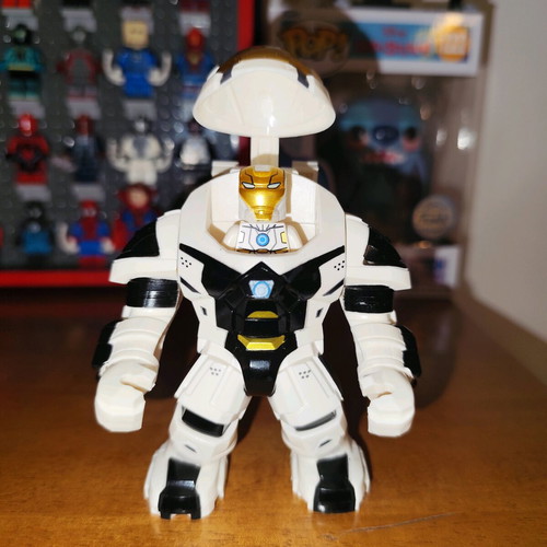 Hulkbuster Iron Man MK 39 like new