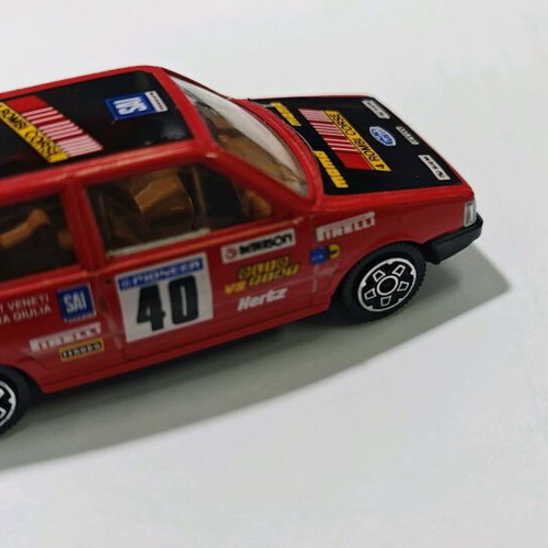 Fiat Uno Burago 1/43 model like new in very good condition