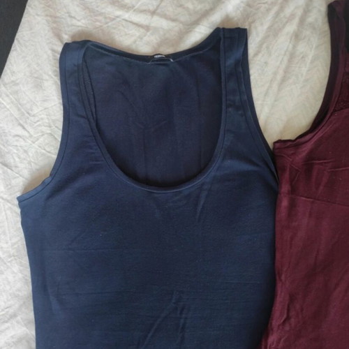 Tezenis tank tops 2 pieces like new, dark blue and burgundy