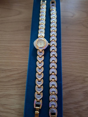 Christian D. Paris women's watch 18K gold plated like new