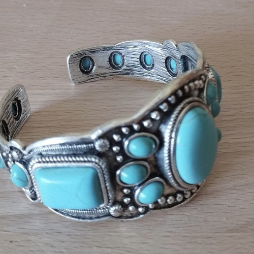 Bohemia adjustable bracelet with turquoise stones like new