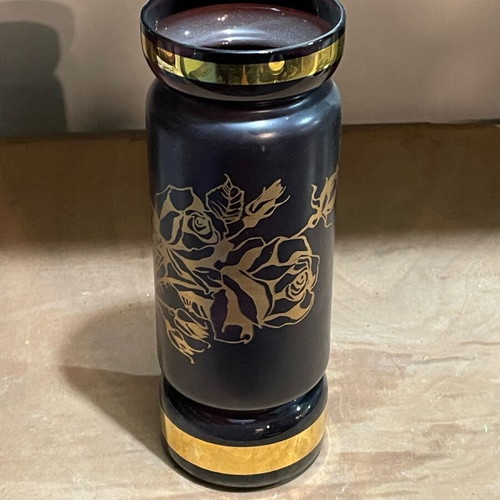 Glass vintage vase like new with gold details and roses