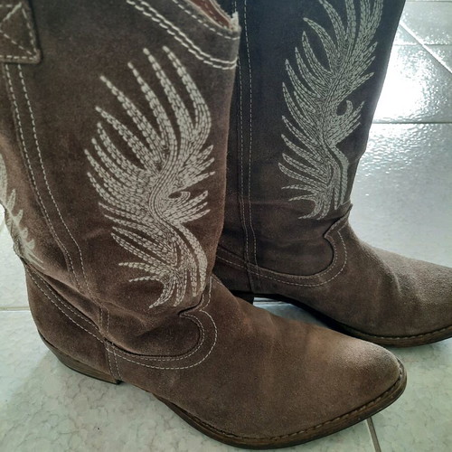 Cowboy boots leather like new, size 39, beige color