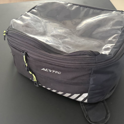 Magnetic tank bag