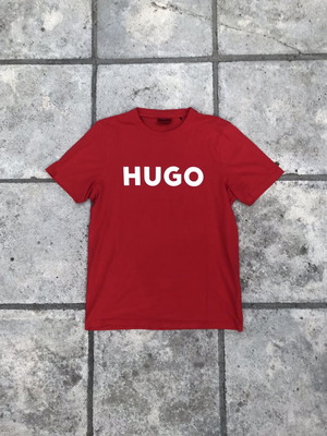 Hugo Boss red tee like new, size medium