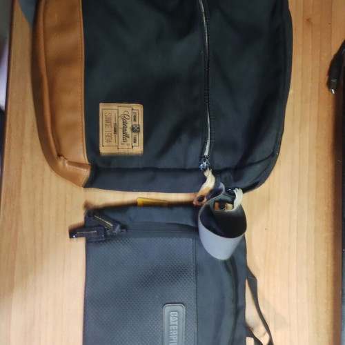 A To Z Greek bags like new, waist and shoulder