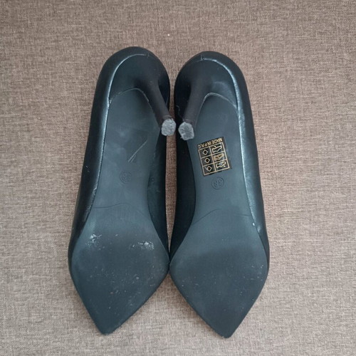 Classic Plato No 38 pumps used, black