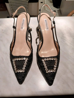 Botegga 22 black pumps like new with heel cushion size 41