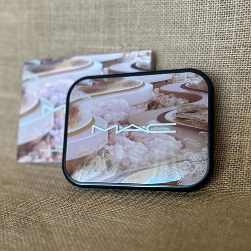 MAC palette with 12 unfiltered nudes eyeshadows new