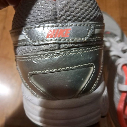 Nike athletic shoes used, size 41, grey and silver