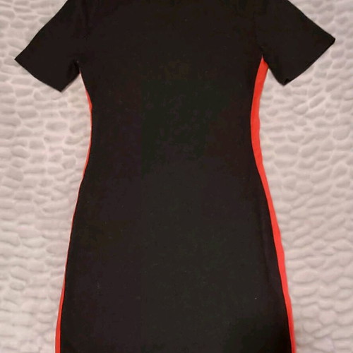 H&M slim mini dress with side stripes like new, black size M