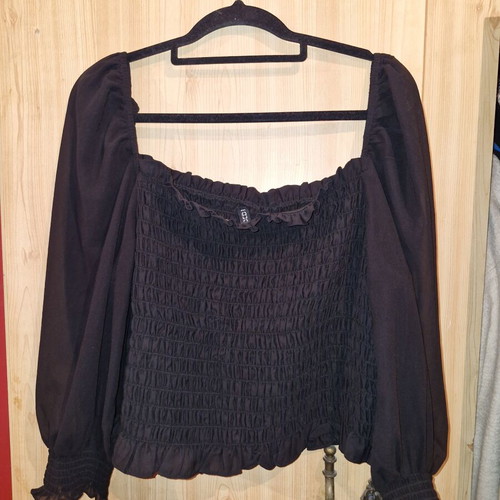Black blouse with transparent sleeves like new, size L Forever21