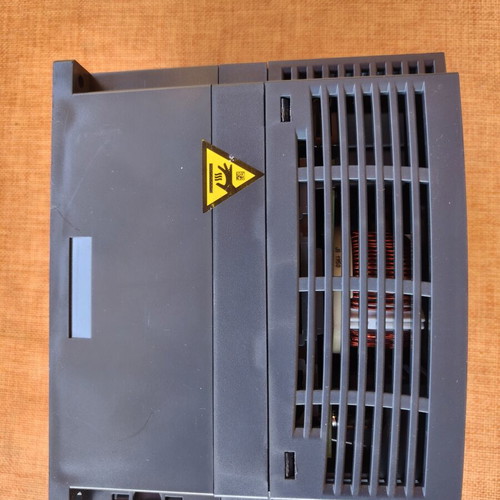 Schneider Electric Altivar ATV320U30N4C inverter 3kW 380-500V like new