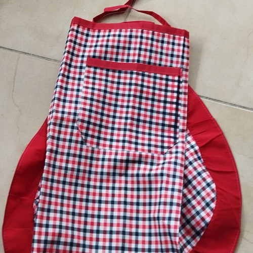 Set of 2 waist aprons with floral and checkered patterns, like new