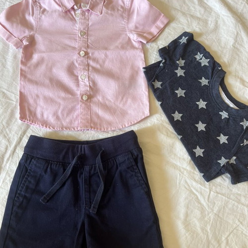 Baby clothing set 12-18 months like new with Gap shorts and Primark tops