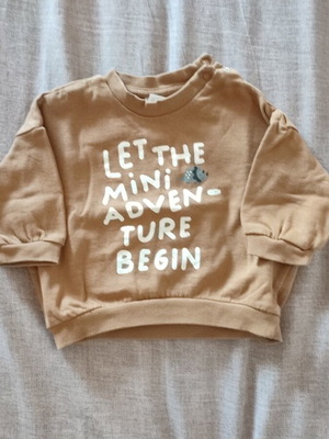 H&M baby sweatshirt 4-6 months like new