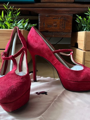 Γόβες Lola Cruz μεταχειρισμένες, κόκκινες βελούδινες, μέγεθος 40