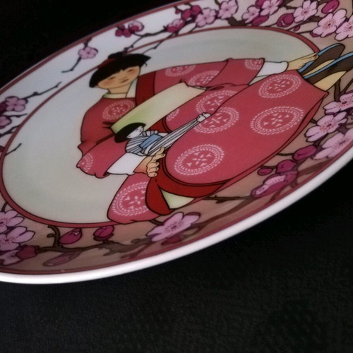 Children of the world Unicef plate like new, collectible porcelain