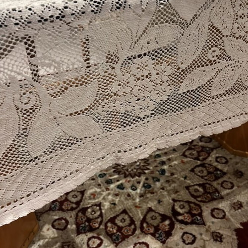 Machine Knitted Tablecloth like new 1.60x2.15 cm