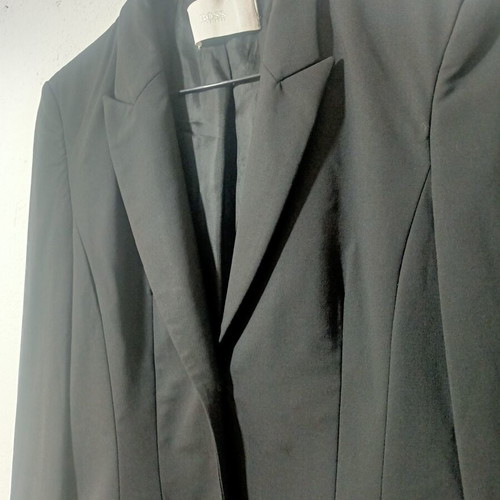 Hugo Boss blazer, elegant, 96% virgin wool, size 34 FR