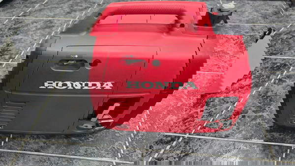 ΠΩΛΕΙΤΑΙ Honda EU 22i Αθόρυβη Γεννήτρια Inverter Βενζίνης Τετράχρονη με Μέγιστη Ισχύ 2.5kVA