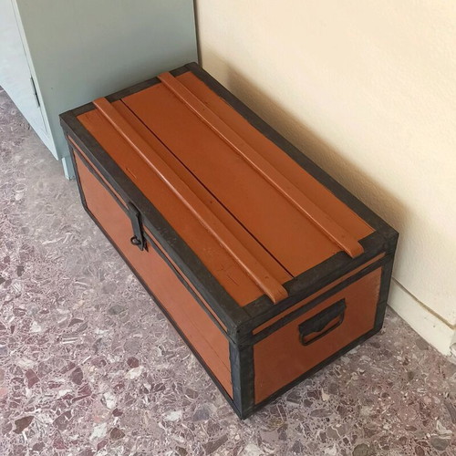 Wooden trunk vintage 1960 used with metal reinforcements