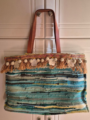 Handmade rag shoulder bag like new with leather straps multicolor