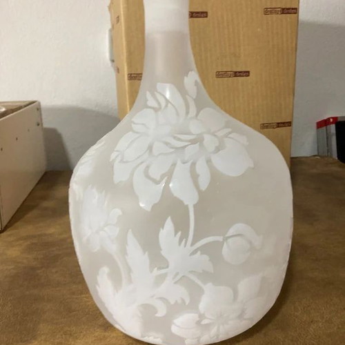 Glass large vase D&D new with embossed flowers