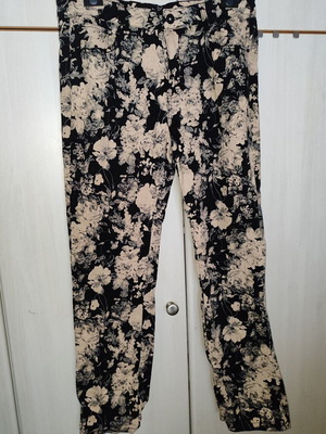 H&D Floral pants straight fit size 50 like new