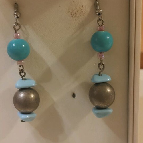 Dangling earrings with colorful beads new