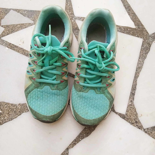 Nike athletic shoes used size 37.5 green unisex