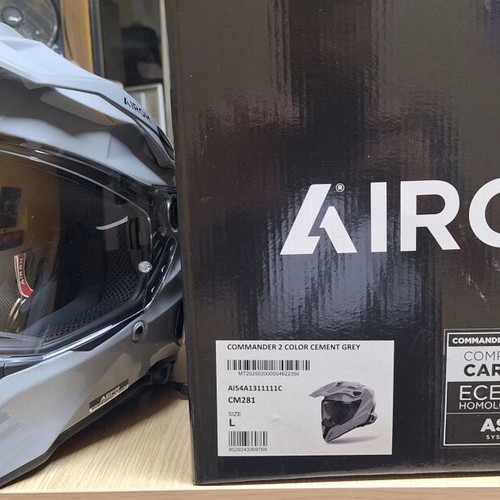 Airoh Commander 2 helmet like new, ECE 22.06, large, grey