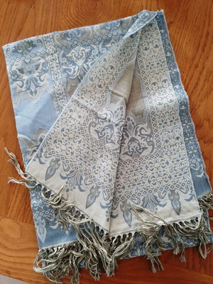 Pashmina in shades of blue, new, 100% viscose