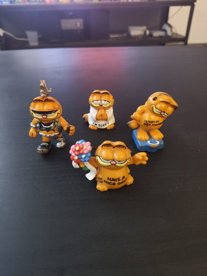 Garfield PVC figures lot of 4, 1978 Bully