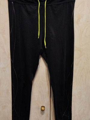 Bershka thin black leggings small-medium used with zipper