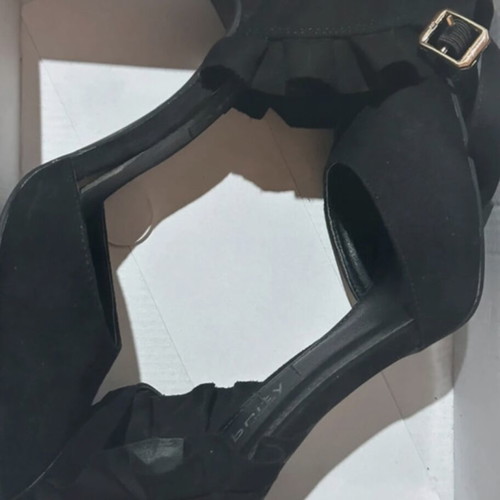 Black Celebrity Suede Stiletto Pumps with Ruffles like new, size 38