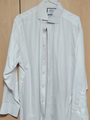 Charles Tyrwitt Non Iron Shirt size L like new, white