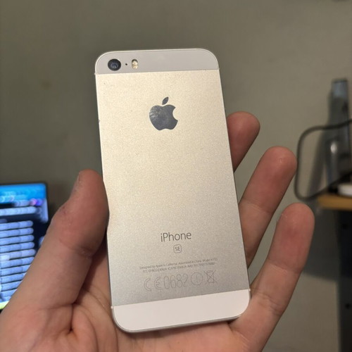 iPhone SE used for repair or spare parts, unlocked, broken Touch ID