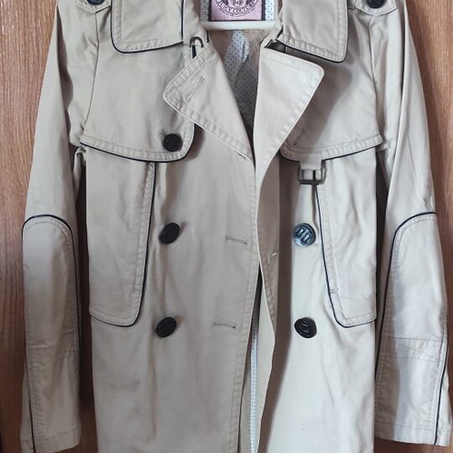 Juicy Couture vintage trench coat size M, like new, beige