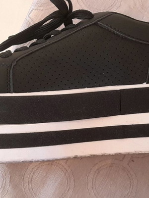 Women's athletic shoes used, size 40, black
