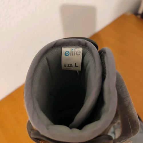 Orthopedic walking boot e-life kids size L like new with box
