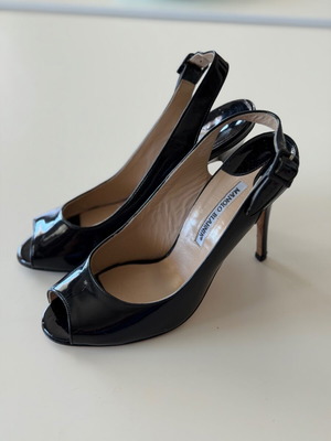 Manolo Blahnik Slingback Peep Toe Pumps Size 40 Black Patent Leather Like New
