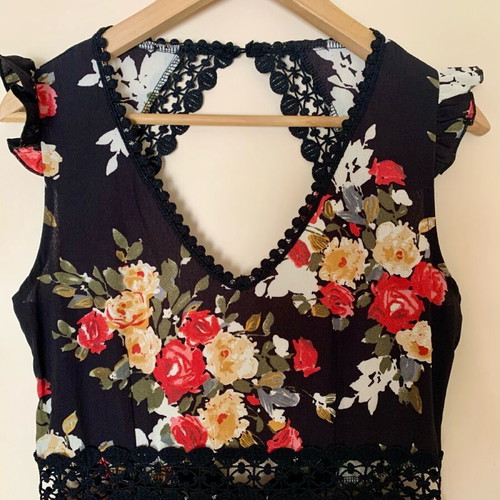 Women's dress like new with floral pattern size M