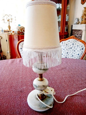 Επιτραπέζιο φωτιστικό