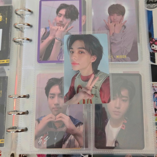 Hyunjin Social Path Limited Edition Type B Photocard like new