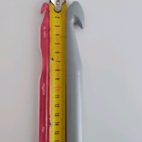 Set of two very thick knitting crochet hooks like new