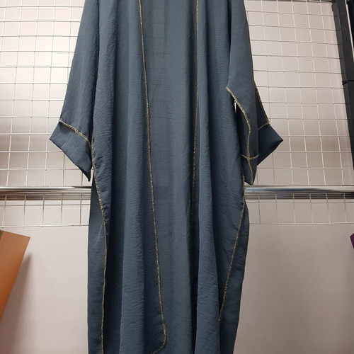 Stylish reversible long cape like new, gray and gold