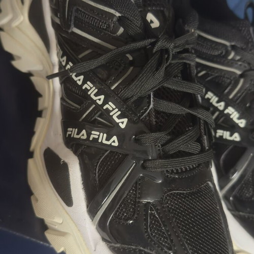 Fila Electrove 2 women's athletic shoes like new, size 39, black and white
